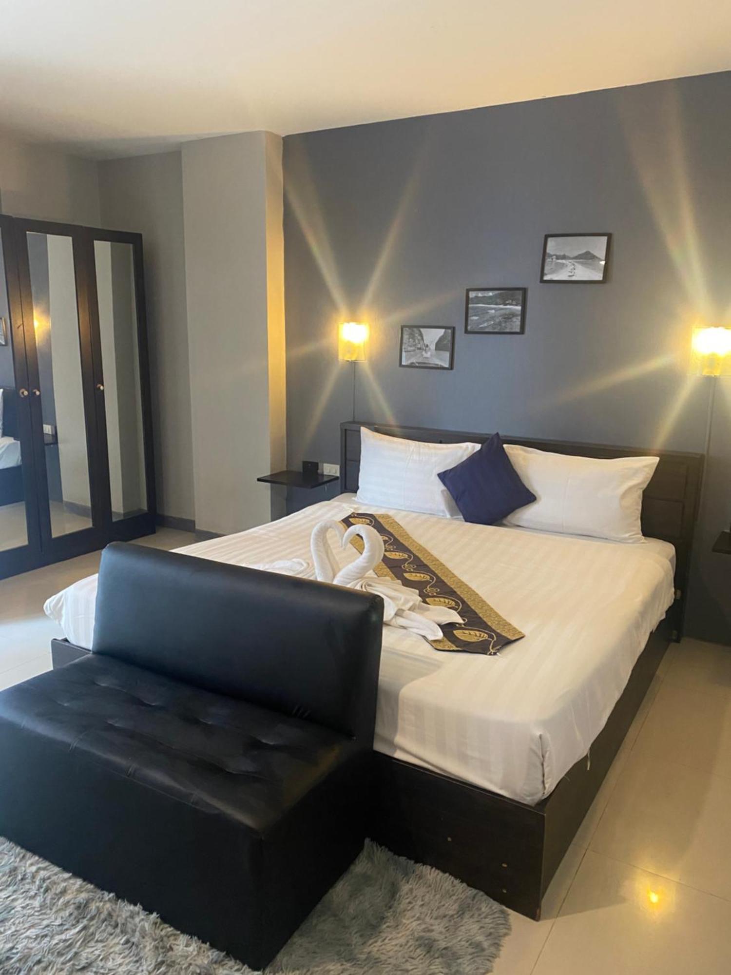 Holiday Home Patong Exterior photo