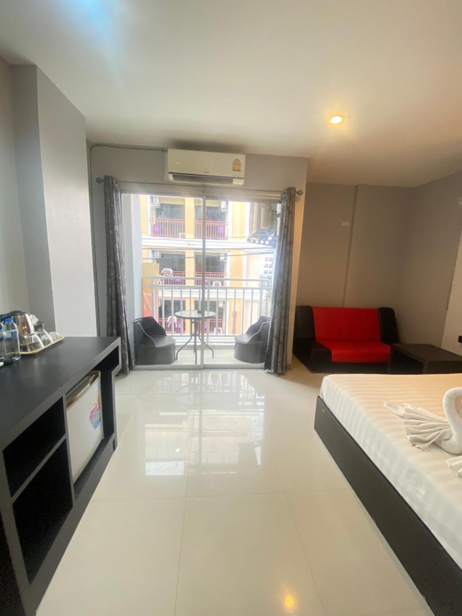 Holiday Home Patong Exterior photo