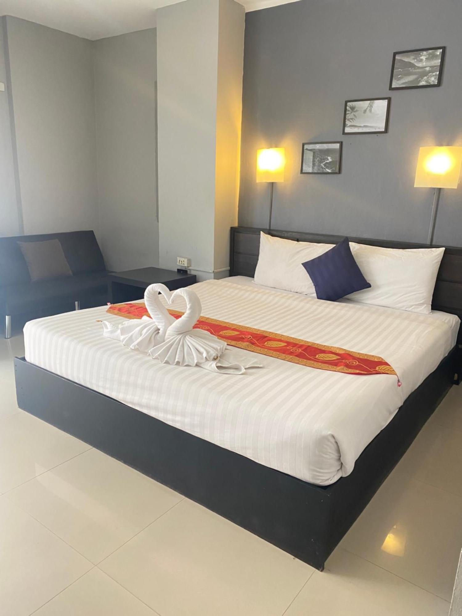Holiday Home Patong Exterior photo