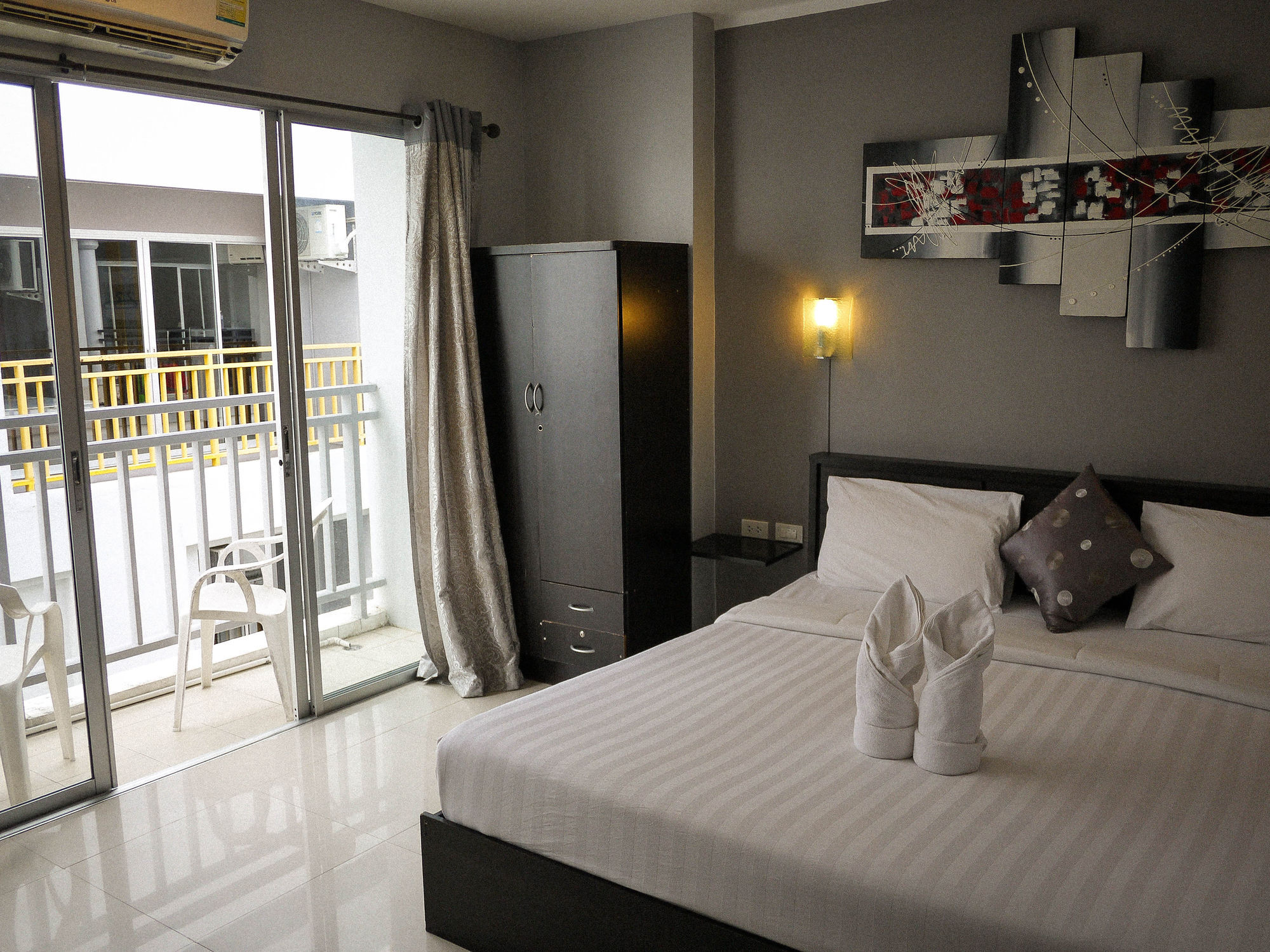 Holiday Home Patong Exterior photo